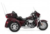 Harley-Davidson_FLHTCUTG_Tri_Glide_Ultra_Classic_2011