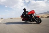 Harley-Davidson_FLHTK_Electra_Glide_Ultra_Limited_2010