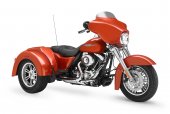 Harley-Davidson_FLHXXX_Street_Glide_Trike_2011
