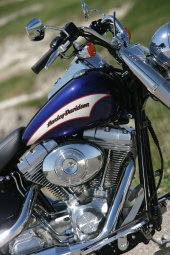 Harley-Davidson FLST Heritage Softail