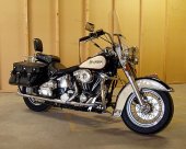 Harley-Davidson_FLSTC_1340_Heritage_Softail_Classic_1989