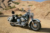 Harley-Davidson_FLSTC_Heritage_Softail_Classic_2007