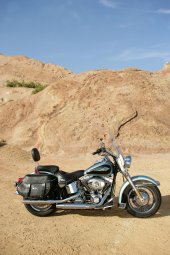 Harley-Davidson_FLSTC_Heritage_Softail_Classic_2007