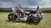 Harley-Davidson_FLSTCI_Heritage_Softail_Classic_2006
