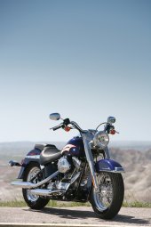 Harley-Davidson_FLSTI_Heritage_Softail_2006