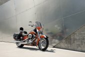 Harley-Davidson_FLSTSE_CVO_Softail_Convertible_2010