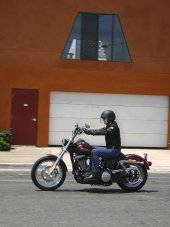 Harley-Davidson_FXDB_Dyna_Street_Bob_2008
