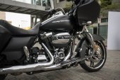 Harley-Davidson_Road_Glide_2018