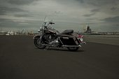 Harley-Davidson_Road_King_2013