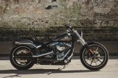Harley-Davidson_Softail_Breakout_2016