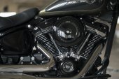 Harley-Davidson_Softail_Heritage_Classic_2018