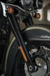 Harley-Davidson_Softail_Heritage_Classic_2018