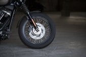 Harley-Davidson_Softail_Street_Bob_2018