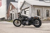 Harley-Davidson_Softail_Street_Bob_2019