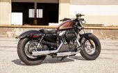 Harley-Davidson_Sportster_Forty-Eight_Dark_Custom_2014