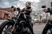 Harley-Davidson Sportster Iron 883