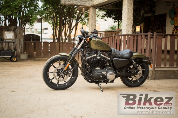 Harley-Davidson Sportster Iron 883