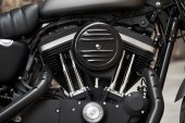 Harley-Davidson_Sportster_Iron_883_2018