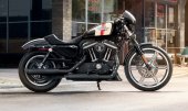 Harley-Davidson_Sportster_Iron_883_Dark_Custom_2013