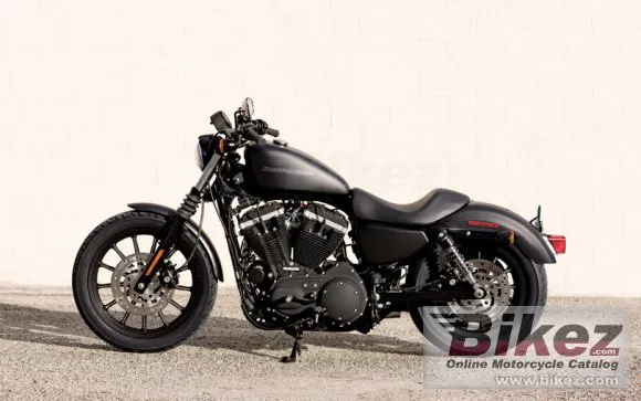 Harley-Davidson Sportster Iron 883 Dark Custom