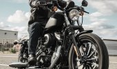 Harley-Davidson Sportster Iron 883 Dark Custom