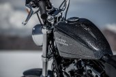 Harley-Davidson_Sportster_Seventy-Two_2014