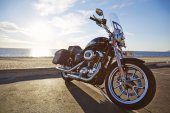 Harley-Davidson_Sportster_SuperLow__1200T_2014