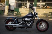 Harley-Davidson_Street_Bob_Special_Edition_2014