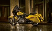 Harley-Davidson_Street_Glide_2016
