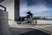 Harley-Davidson_Street_Glide_2018