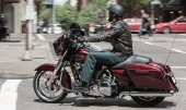 Harley-Davidson_Street_Glide_2016