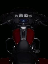 Harley-Davidson_Street_Glide_2021