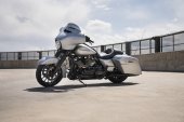 Harley-Davidson_Street_Glide_Special_2019