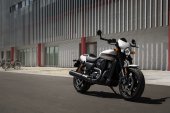 Harley-Davidson_Street_Rod_2020