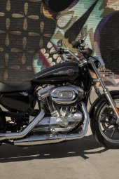 Harley-Davidson_Superlow_2020
