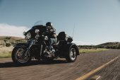Harley-Davidson_Tri_Glide_Ultra_2016
