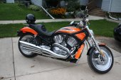 Harley-Davidson_VRSCB_V-Rod_2004