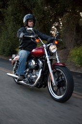Harley-Davidson_XL883L_Sportster_SuperLow_2012