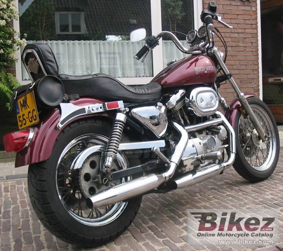 Harley-Davidson XLH Sportster 883 De Luxe