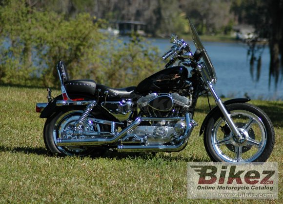 Harley-Davidson XLH Sportster 883 Hugger