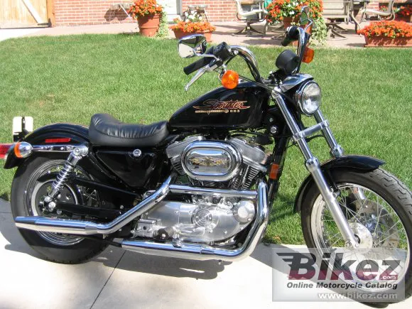 Harley-Davidson XLH Sportster 883 Hugger