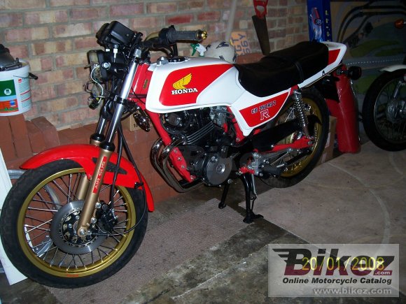 Honda CB 250 RSD