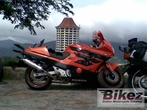 Honda CBR 1000 F