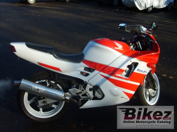Honda CBR 600 F (reduced effect)