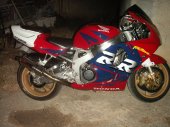 Honda_CBR_900_RR_Fireblade_1998
