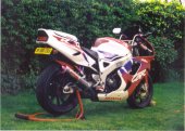 Honda_CBR_900_RR_Fireblade_1995