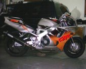Honda_CBR_900_RR_Fireblade_1994