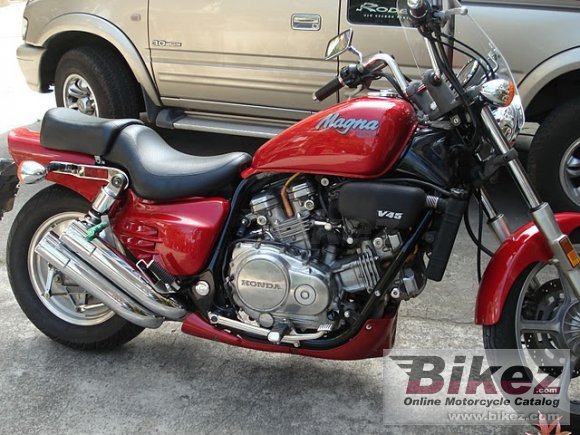 Honda VF 750 C Super Magna V45