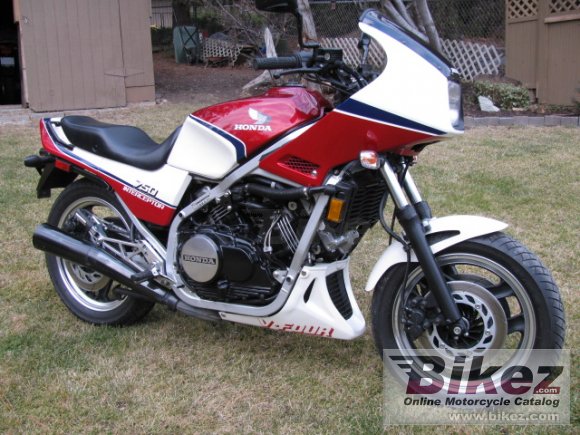 Honda VF 750 F