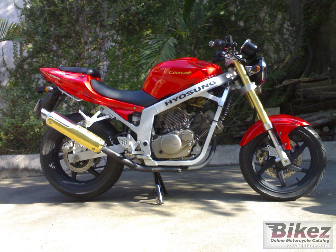 Hyosung GT250 Naked - GT250 Comet